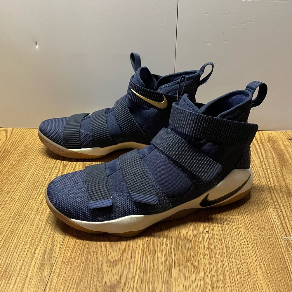 Nike LeBron Soldier 11 Cavs